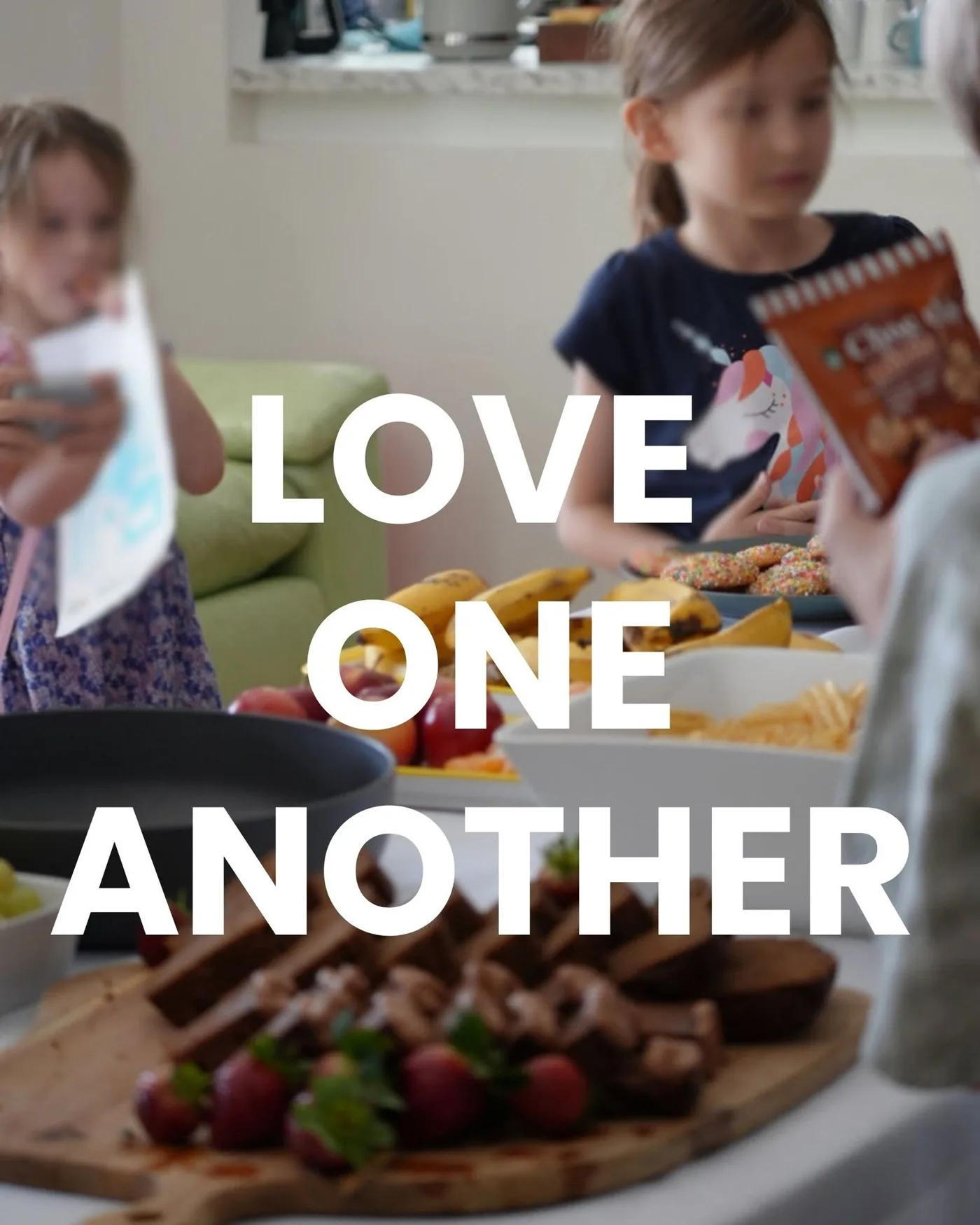 Children sharing food together